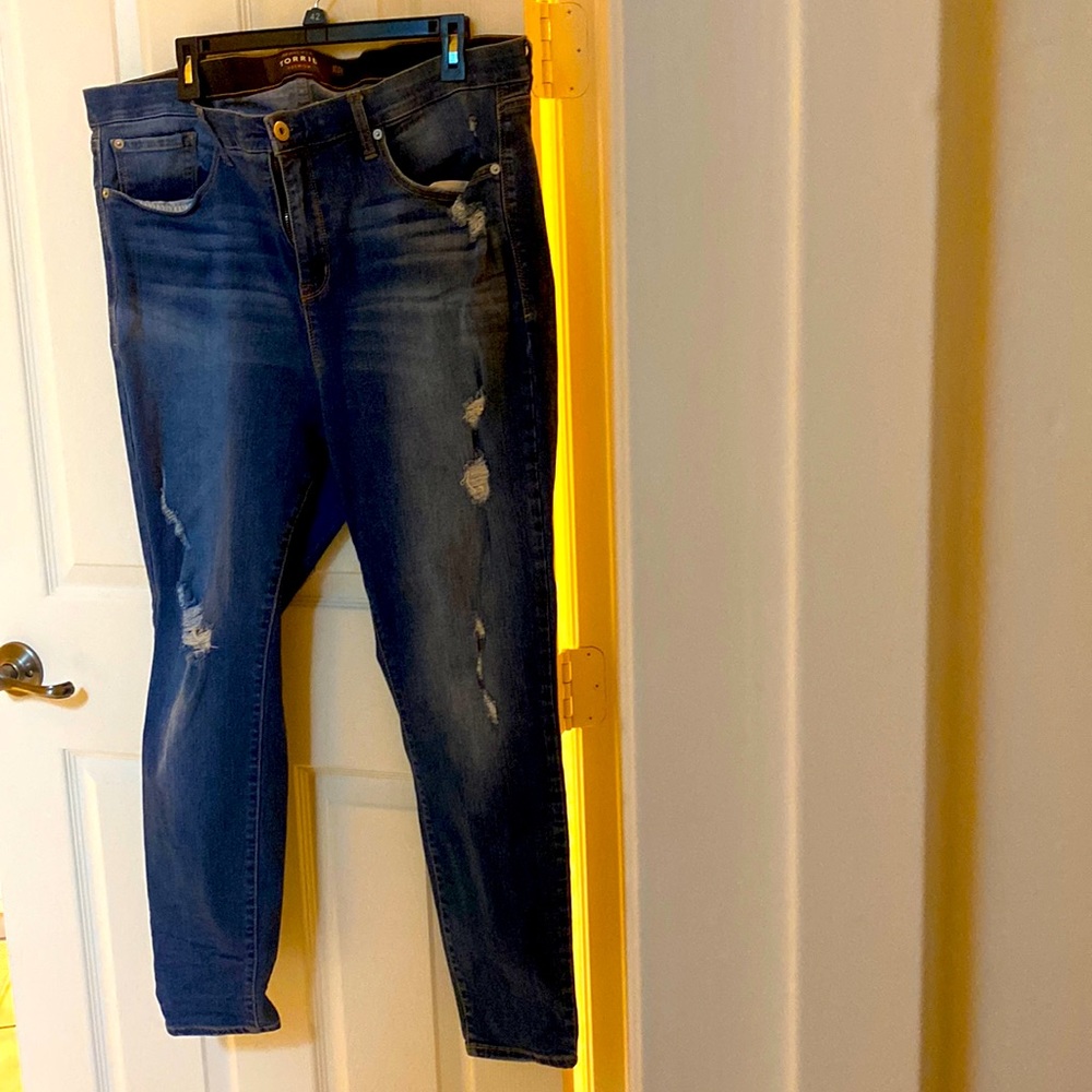 Sky high skinny capris torrid size 20R